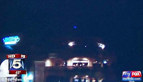美目击者拍摄神秘ufo 半空盘旋闪离奇蓝光
